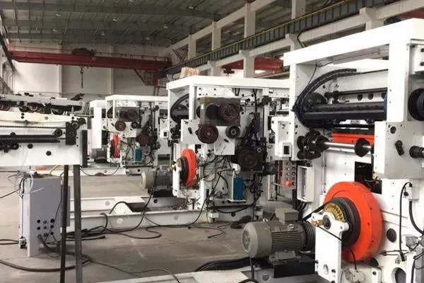 Автомат для резки штемпелюя плашки фольги PLC автоматический с обнажать 1060 x 740mm