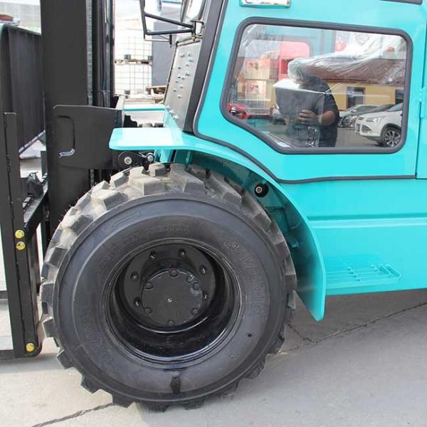 4000kgs Rough Terrain Forklift Truck Chinese Engine 4 Wheel Drive