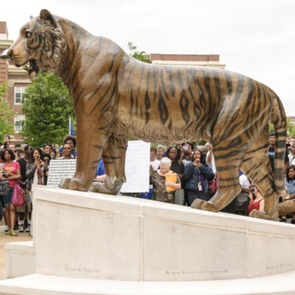 5m Height Decorative Bronze Leopard Sculpture Contemporary SGS Standard