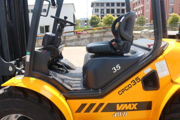 mini 3500kg Rough Terrain Forklift 3000mm Diesel Powered Forklift