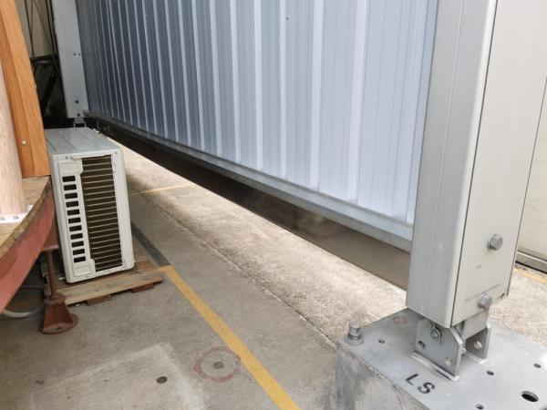 Strong Enough 40m Warehouse Storage Tent Aluminum 6061 / T6 With Roller Shutter Door