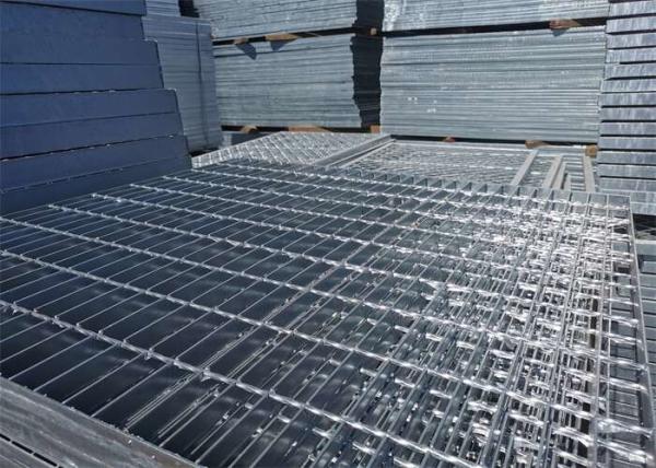 Chemical Plant Hot Dip Galvanized Steel Grating 1m Serrated Sheet
