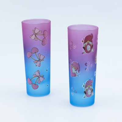 Dia 4*3.3cm 10.6H Bulk Valentines Day Cups With Two Tone Color Spraying And Decal Fired For Gift Shoppers