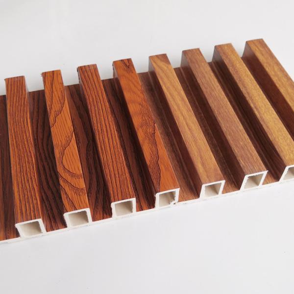 Panneau mural en PVC 3D panneau décoratif en WPC en bois de grain de couleur