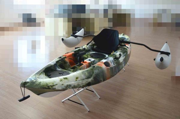 Rotational Single Kayak Fishing Boats LLDPE Material With Flush Mounted Rod Holder