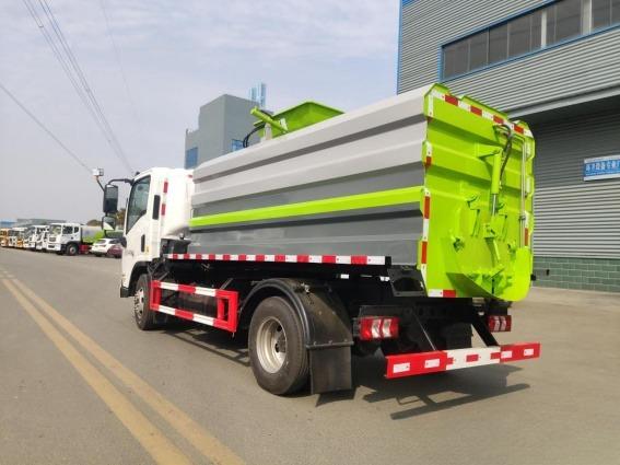6.5CBM Rear Loader Garbage Compactor Truck Euro 3 4 5 6 Emission Standard Advanced Technology