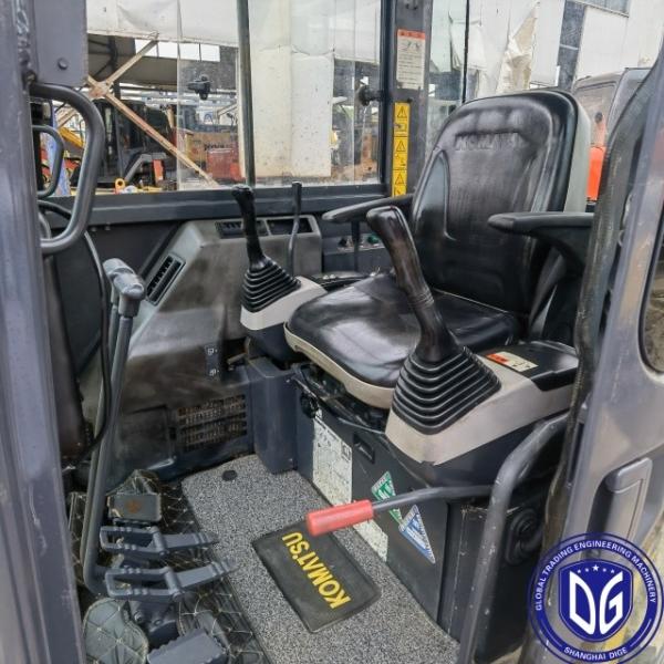 USED экскаватор PC35 с эффективными возможностями обработки материалов