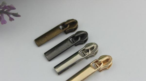 Factory direct sale zinc alloy nylon zipper teeth 3# handbag gold zipper puller design