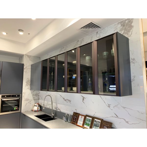 Italian Design Kitchen Cabinet with Quartz Stone Top and Tall Cabinet Ready to Ship