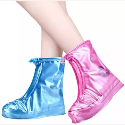 Os eletrodomésticos engrossam o desgaste antiderrapante do PVC - tampa ajustável resistente das sapatas da chuva