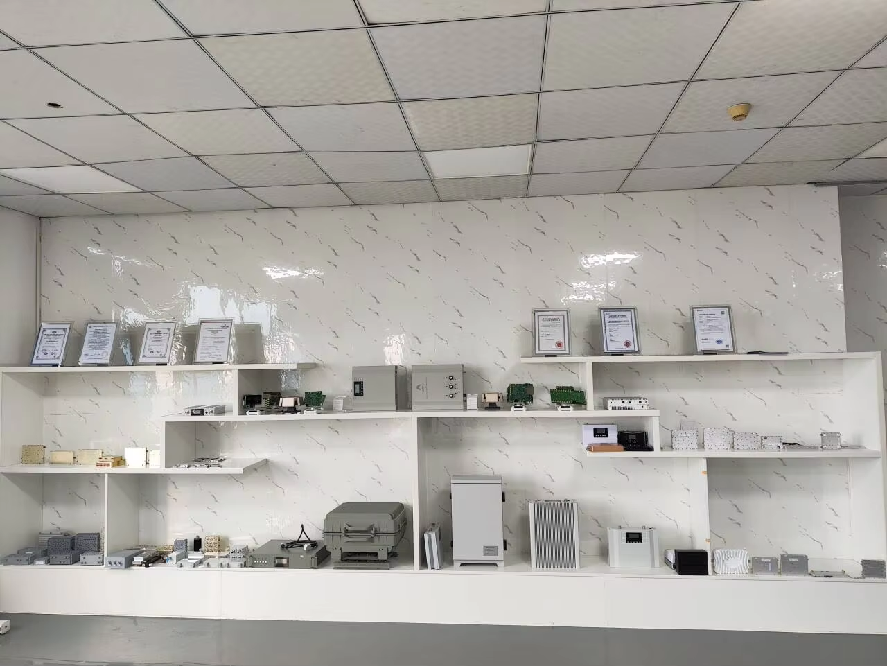 17dBm LTE800/DCS1800MHz Digital band selective repeater Digital Channel Selective Bda Pico Repeater