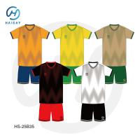 Ensembles de maillots de football personnalisables - Libérez l'unité de l'équipe avec des conceptions sur mesure, des matériaux haut de gamme et un retour rapide