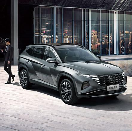 Newest Hyundai  Luxury Phev Gas/ petrol MPV SUV New Hybrid Electric Hyundai Tucson L Gasoline Automatic Car