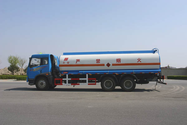 220HP FAW 6x4 22000L (5,811 US Gallon) Oil Tank Truck For Diesel / Gasoline / Petroleum Delivery