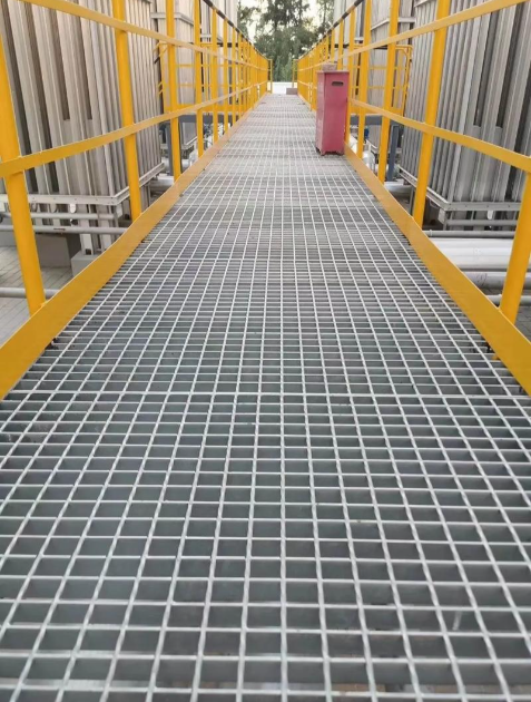 Heavy-Duty Steel Grating for High-Security Fencing, Industrial Platforms