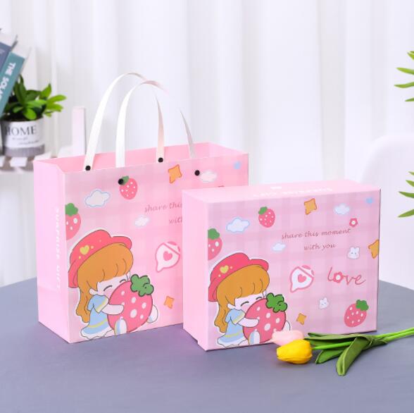 Portable Cardboard Gift Packaging Boxes Cartoon Design For Baby Birthday Customized Size