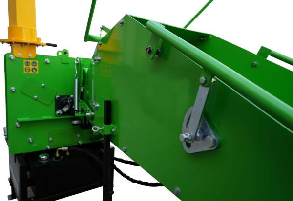 Heavy Duty 8 Inch Wood Chipper Safety With 7 - 9 Cbm / H Working Capacity