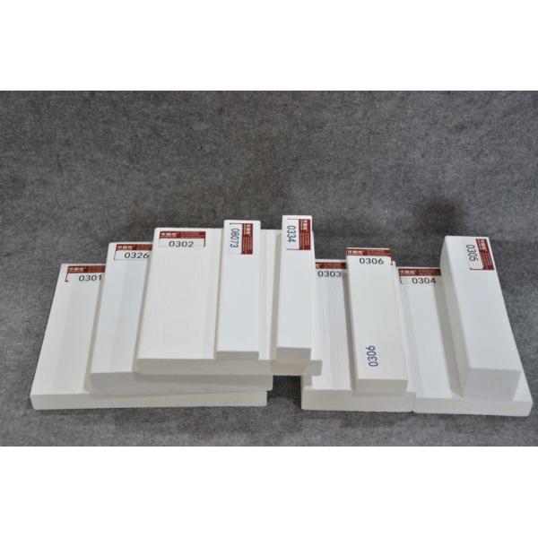 Белое уравновешивание PVC пола всходит на борт винила прессформ плинтуса водоустойчивого