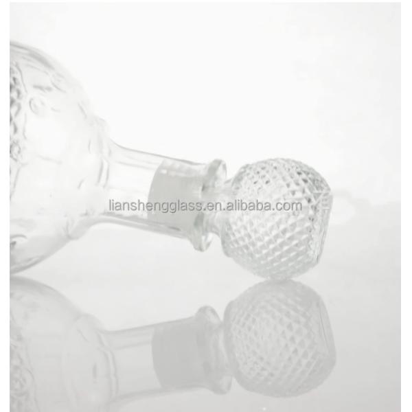 Стеклянный воротник на заказ логотип 750 мл декантер для виски для роскошного резного ликера декантер