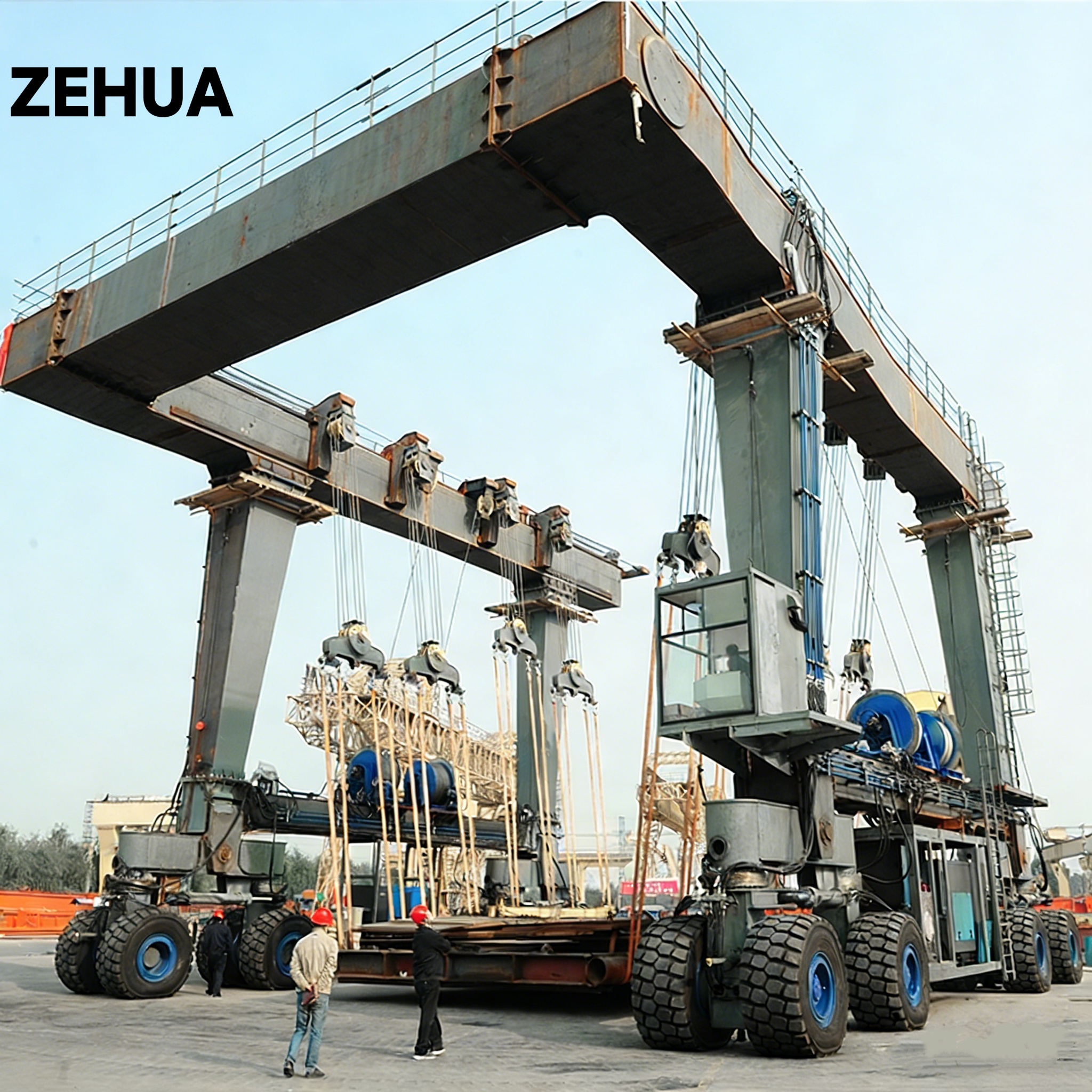 Boat Lifting Hoist Gantry Crane 300ton 600 Ton 1000 Ton Marine Ship Travel Lifting Yacht Crane for Shipyard Using