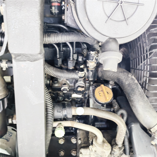 Une mini-excavatrice Hitachi ZX50U d'occasion 2021 avec 29,8 kW de puissance et de faibles heures de travail