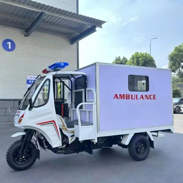 Gasoline Ambulance Tricycle Three Wheeler 250cc Water Cooled Engine With Stretcher And First Aid Kit And Four Rear Tyres And Reinforced Chassis Keel For First Aid Use