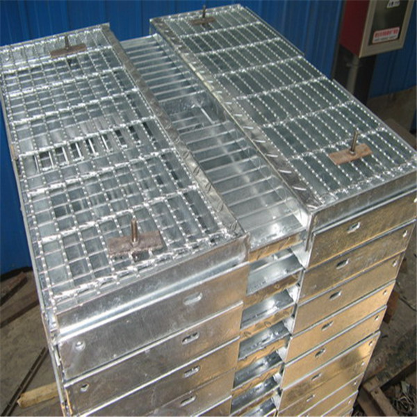 Swaged Pressure Steel Step Treads , Black Locked Metal Treads For Steps