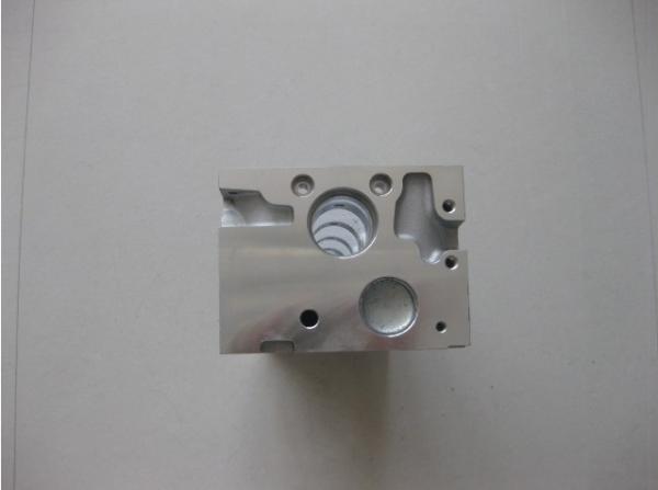 K7M K7J Cylinder Head 7701472170 7701468715 7701468858 7701472681 7701475893 For Renault Megane R19 1.4L 16V