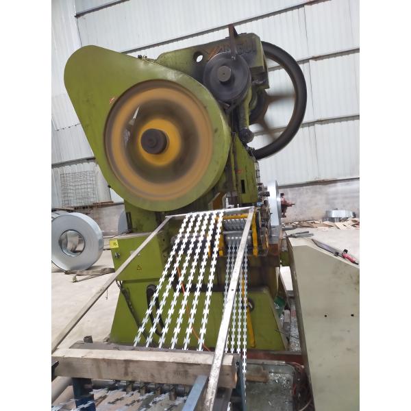 Blade Galvanized Barbed Wire Concertina Mesh Lashings In Coastal Areas