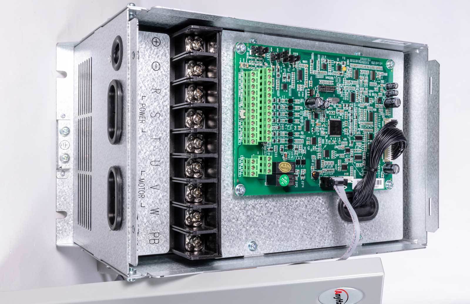 FST-610 Series 11kW-220kW Vector Inverter with Sensorless Vector Control and Three Phase Universal VFD