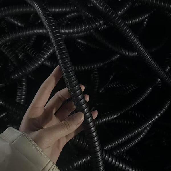 6-150 mm Pvc revestido de conducto galvanizado espesor 0,5-2 mm Construcción para la protección de cables de trabajo pesado