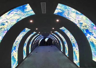 A tela conduzida interna da propaganda P2 video flexível curvou a exposição do cilindro integrada formando a luz e o módulo fino