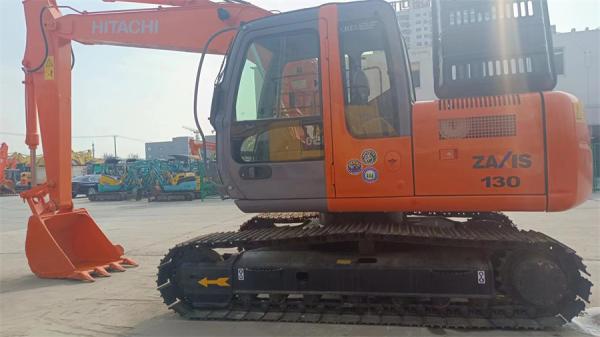 ZX120 usou a máquina escavadora da esteira rolante da máquina escavadora 13000kg de Hitachi Zx130