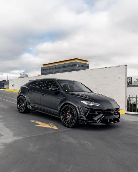 Black Lamborghini Body URUS Upgraded 1016 Hood Spoiler Wide Body Kit