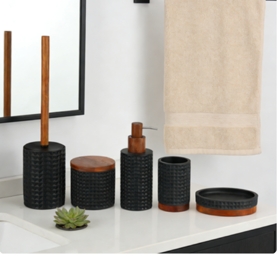 Polyresin bathroom accessories set round with checker pattern and wood accessoires lotion pump bottle soap dish