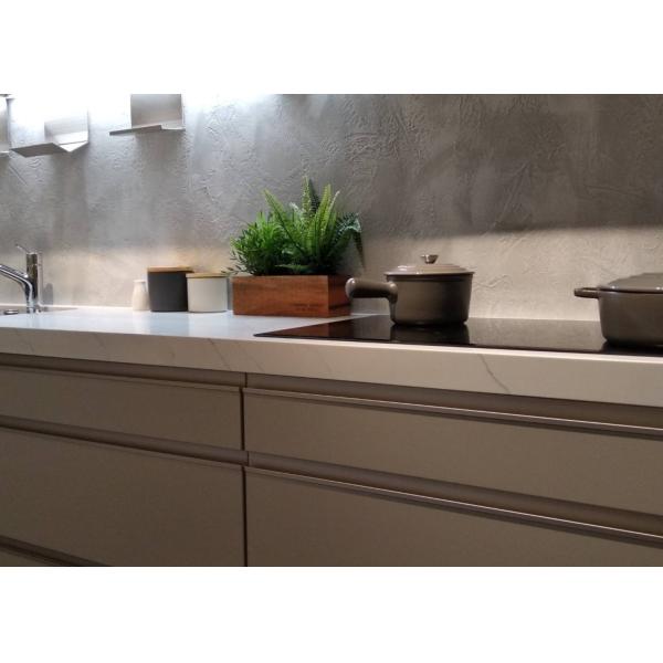 УЛЬТРАФИОЛЕТОВАЯ верхняя часть камня кварца вырезывания