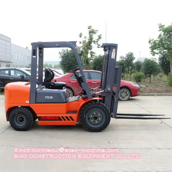 3.0 Ton Diesel Forklift Truck 3 stage mast forklift 3 - 6M lift height