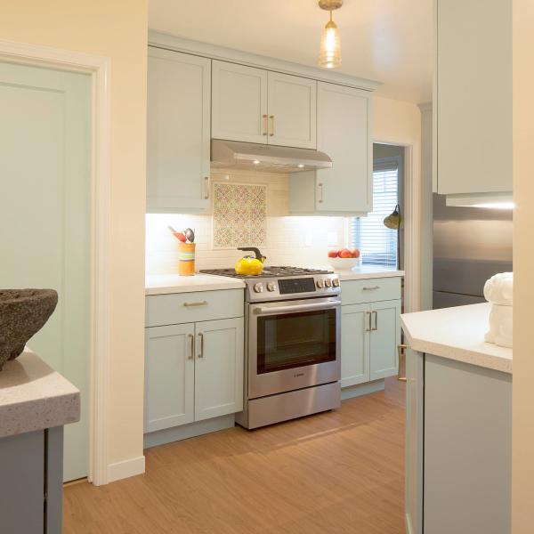 Factory Direct Full Set Furniture Matt Lacquer Mint Green Kitchen Cabinets With Golden Handles And Sink