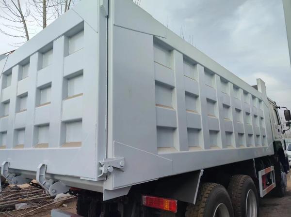 Transmissão manual 420HP Sinotruk Branco HOWO 8*4 camião de descarga camião de segunda mão Euro 2/3/4/5