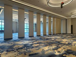 Hotel Acoustic Partition Walls Wooden Hanging Folding Movable Walls