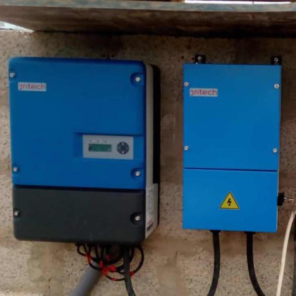 Commercial 11kW/15HP Solar Pumping System With Deep Well Pump DC/AC Controller
