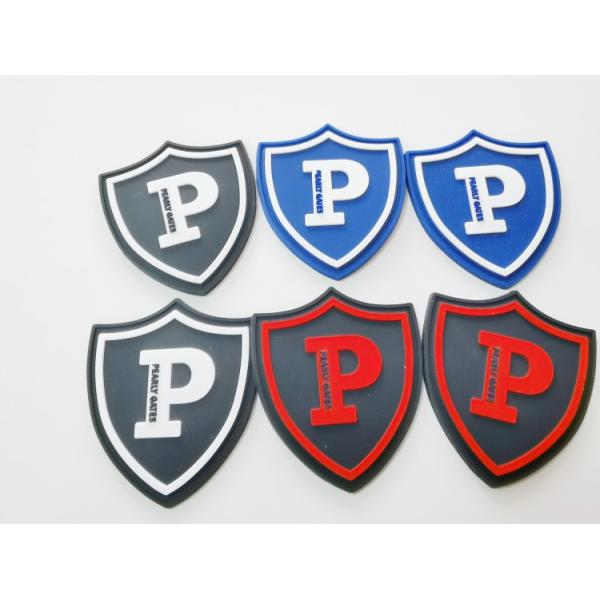 Ярлык одежды силиконовой резины основной, черное влияние 3D шьет на заплатах логотипа