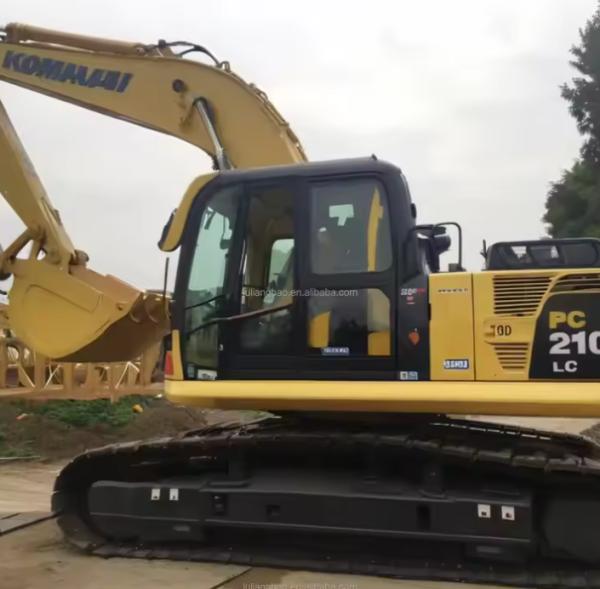 Used Komatsu PC200-8  Crawler Excavator with Engine 200 & 220 Hook Machine