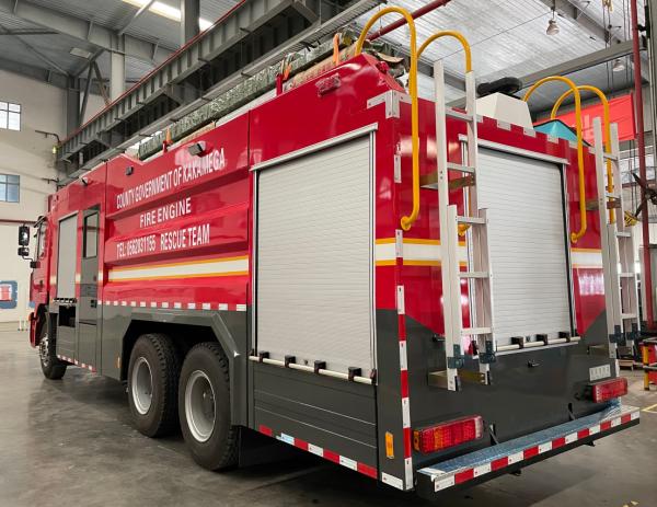 Caminhões de bombeiros de resgate pesados ​​profissionais 6X4 10000L com água e espuma