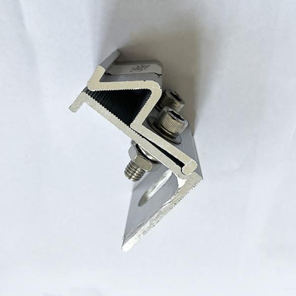 Le support extérieur de panneau solaire coupe durable photovoltaïque de brides utilisé