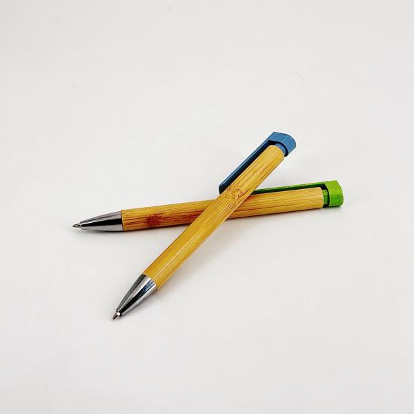 Un stylo à bille en bois de bambou de 1 mm écologiquement rétractable