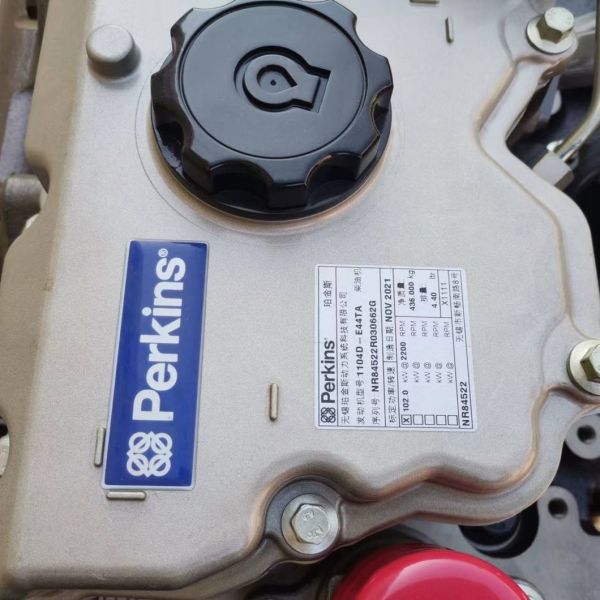 102KW Perkins C4.4 Engine 1104D-E44TA Diesel Engine 2200 Rpm