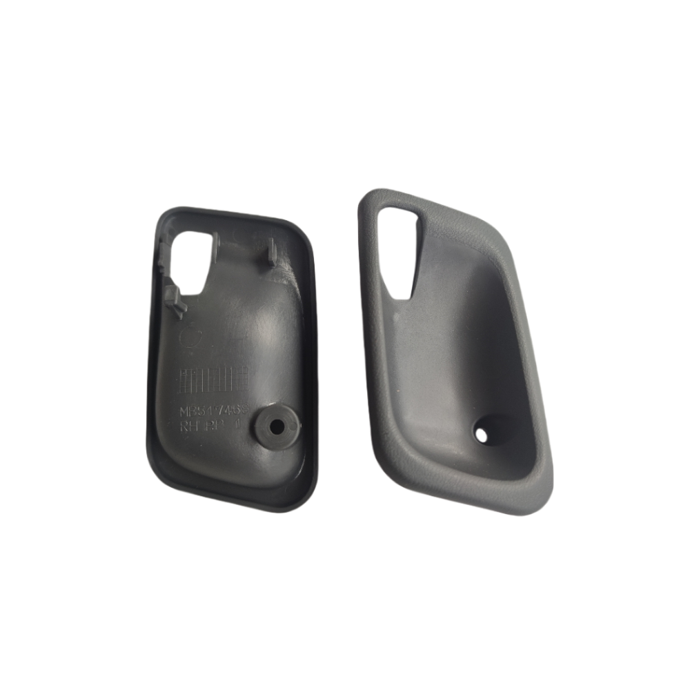 Original Factory MB774545 New High Quality Inner Buckle Handle Cover Replacement Car Door Handle Mitsubishi Pajero Montero
