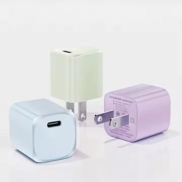 Adaptateur de chargeur mural mini cube GaN personnalisé de couleur blanche compacte avec un seul port C pour prise américaine, pour téléphones portables, entrée 100-240V