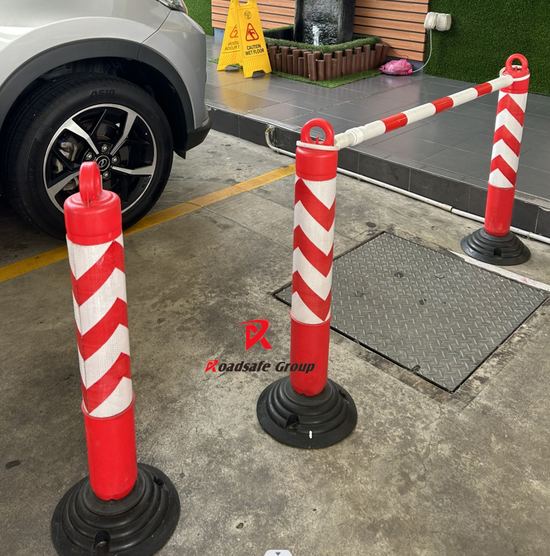 Delineators Barriers 100cm Tubular Black Base Traffic Delineator Warning Road Barrier Warning Post for Car parking place and construction